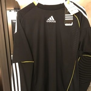 NWT Men’s Adidas Goalie Jersey Size Medium.